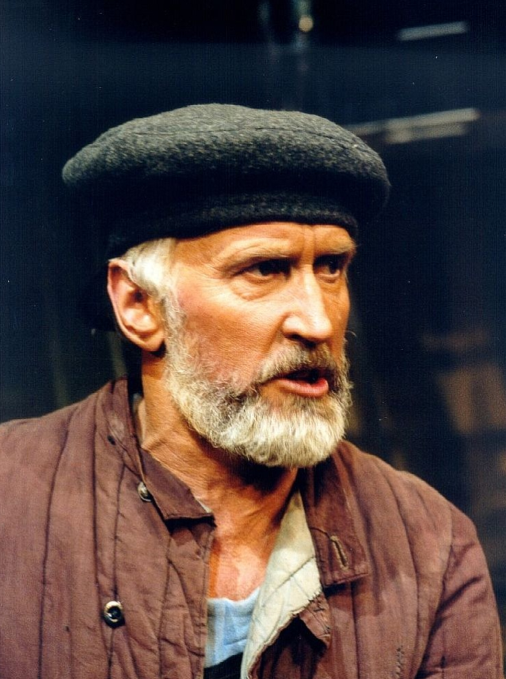 Agris Māsēns Oļgerta Krodera iestudējumā "Tie paši oši". 2003. gads.