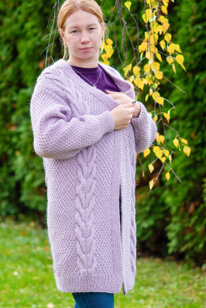 Kardigans ar pīnēm.