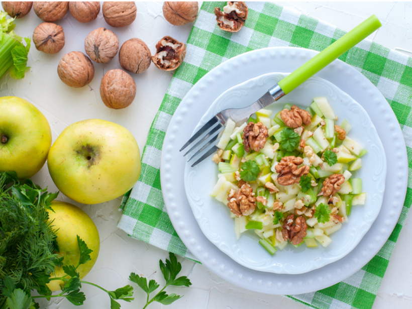 Selerija ar āboliem un riekstiem.