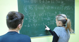 Salīdzinot skolēnu zināšanas matemātikā, starp 81 pētījuma dalībvalsti Latvija ar 483 punktiem ir 21. vietā.