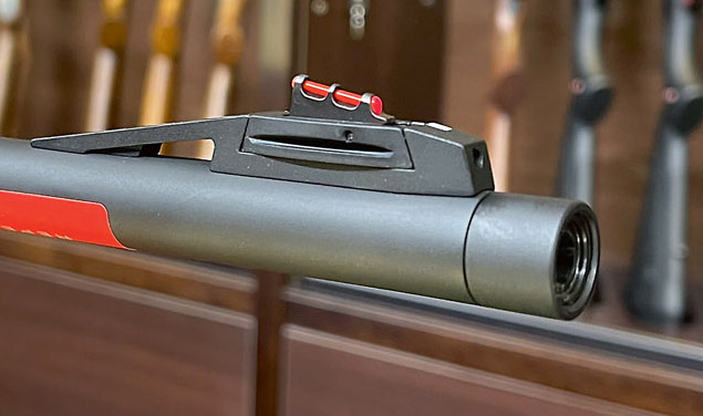 Noderīgs bonusiņš ir jau iestrādāta M14x1 klusinātāja vītne.