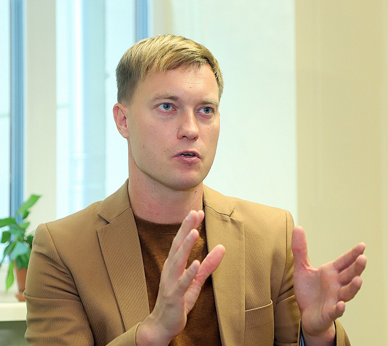 Jegevas valsts ģimnāzijas direktors Prīts Podra atzīst – ģimnāzijā nonāk skolēni, kas absolvējuši dažādas pamatskolas un viņu zināšanu līmenis ir dažāds.