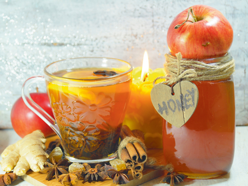 Ar kurkumu un ābolu etiķi.