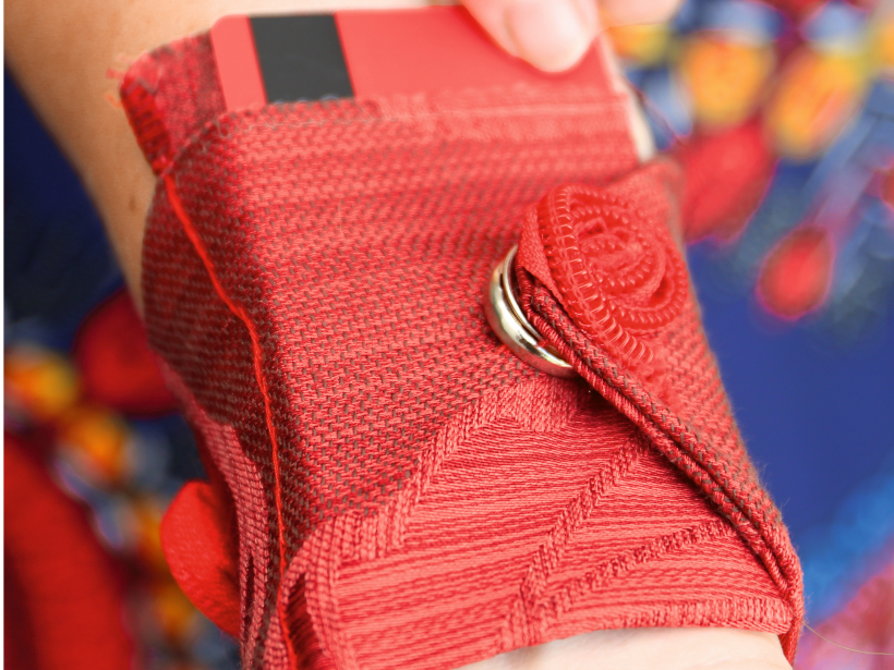 Aizdarei izmantota spiedpoga.