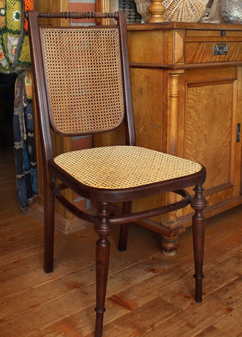 Graciozais Vīnes krēsls.