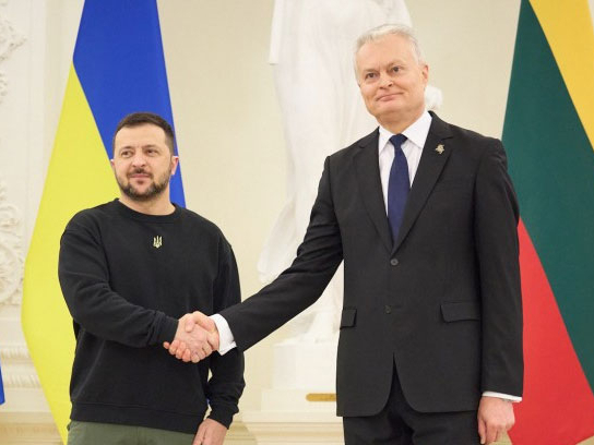 Volodimirs Zelenskis Viļņā tiekas ar Lietuvas prezidentu Gitanu Nausēdu.