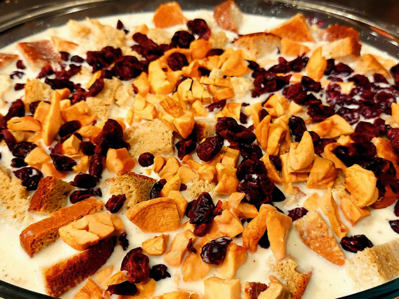 Baltmaizes pudiņš.