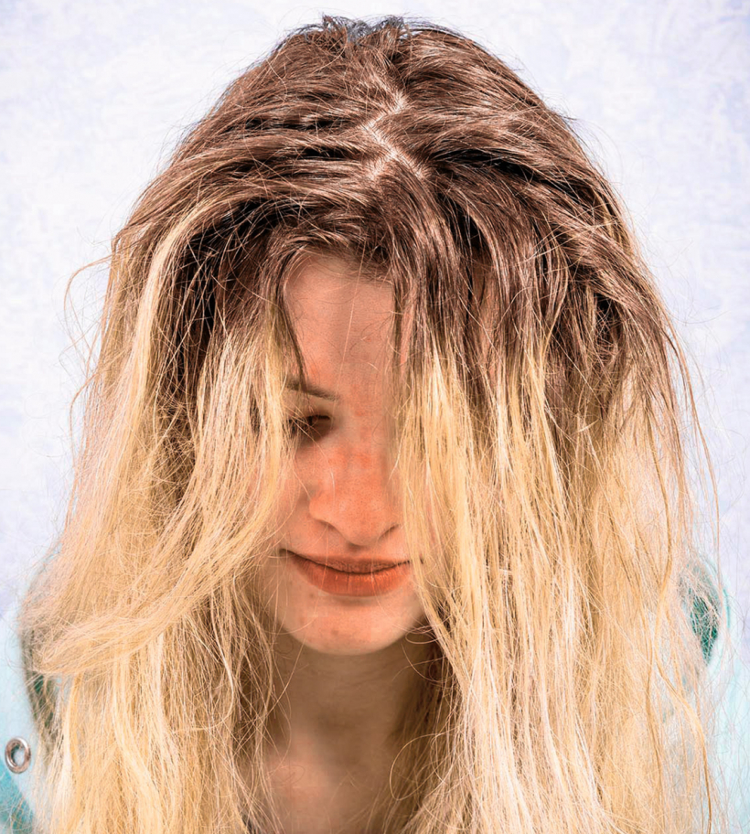 Ir jāapbruņojas ar pacietību, jo matu ataudzēšana prasa laiku, – ja tie ir pāri plecam, paies divi gadi, līdz ataugs dabīgajā krāsā.