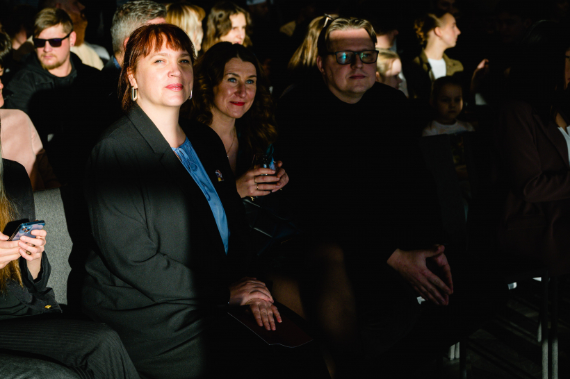 "Zelta mikrofons". Nominantu izziņošana. Kultūras ministre Agnese Logina, LaIPA izpilddirektore Liena Edvardsa un žūrijas priekšsēdētājs Jānis Žilde.