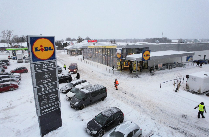 Siguldā atklāts "Lidl" veikals.