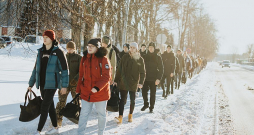 Šonedēļ dienestu uzsāka valsts aizsardzības dienesta otrā iesaukuma karavīri – vairāk nekā 120 Latvijas pilsoņi, kas dienestam pieteikušies brīvprātīgi. Šā gada janvāra iesaukumam būs iespēja pildīt dienestu Nacionālo bruņoto spēku Štāba bataljonā Rīgā, Gaisa spēkos Lielvārdē un Zemessardzes 2. Vidzemes brigādē.