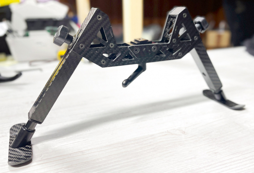 "Angelarms Carbon" kājiņas.