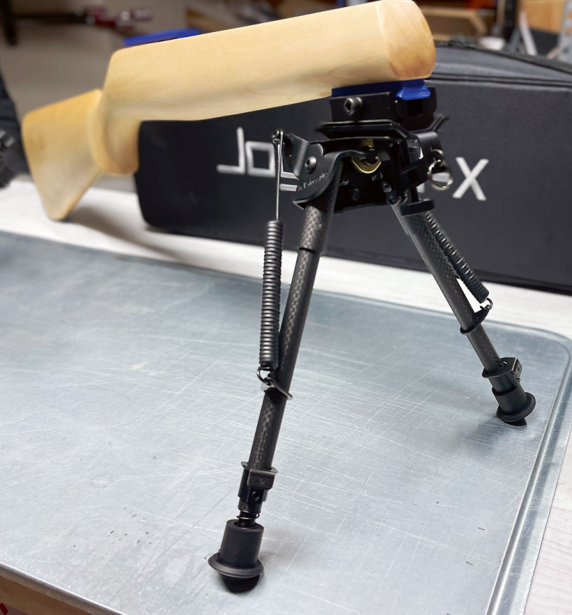 "Vector Optics Carbon Fiber Swivel Spring" kājiņas.