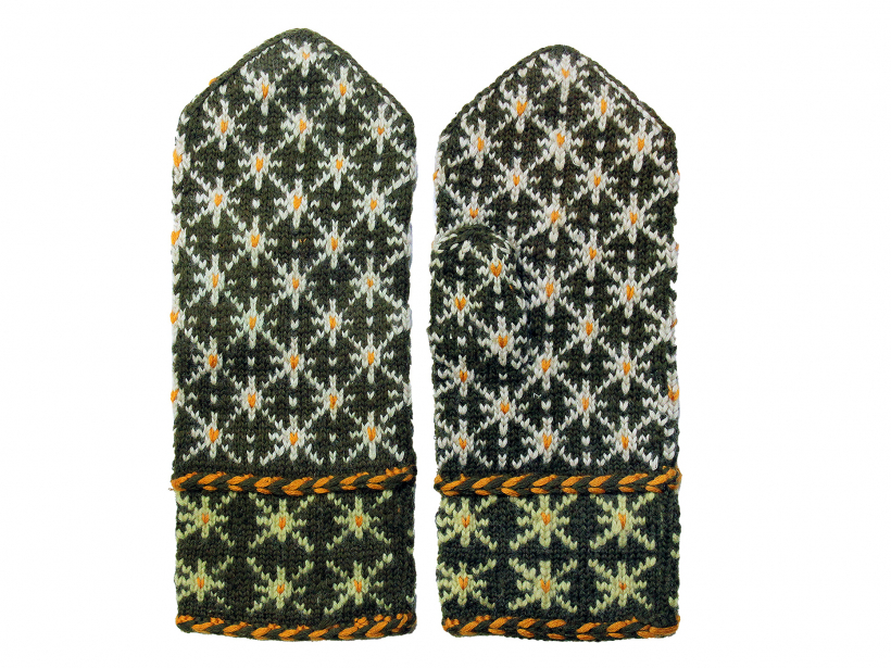 Cimdi kaķpēdiņu rakstā.