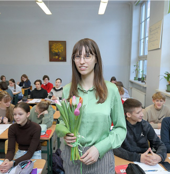 Laura Laimiņa Rīgas Valsts 1. ģimnāzijā māca četras astotās klases.