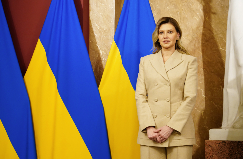 Ukrainas prezidenta kundze Olena Zelenska tikšanās laikā ar Ministru prezidenti Ministru kabinetā.