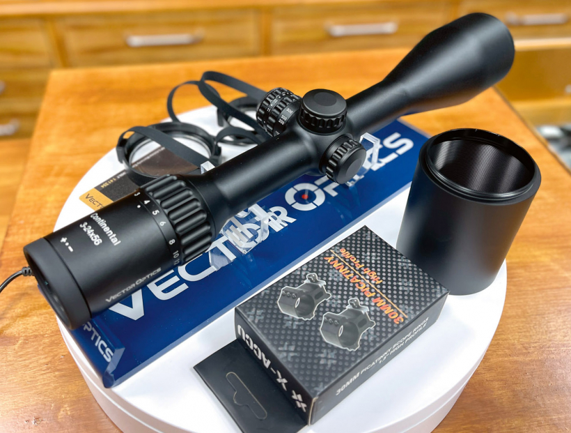 Vector Optics Continental 3-24x56 SFP medību variācija.