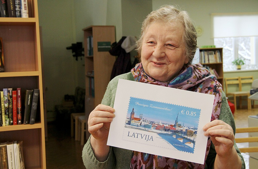 Janīna Liepiņa joprojām gaida pastmarku, ko pasūtījusi pirms divām nedēļām.