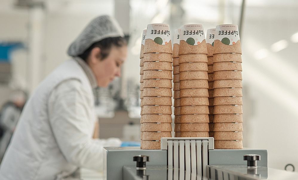 Viena no vienreizlietojamo papīra krūžu alternatīvām ir ēdamkrūzes, ar kurām jau sesto gadu tirgu apgādā šī produkta pionieris – Plovdivas uzņēmums "Cupffee". Šogad produkcijas pieaugums paredzēts par 100%, kas nozīmē vairāk nekā sešu miljonu tasīšu izplatīšanu.