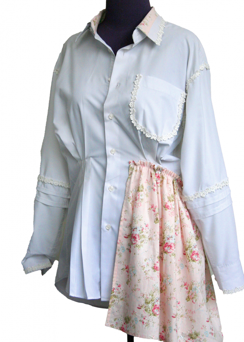 Krekls ar mežģīņu dekoru.