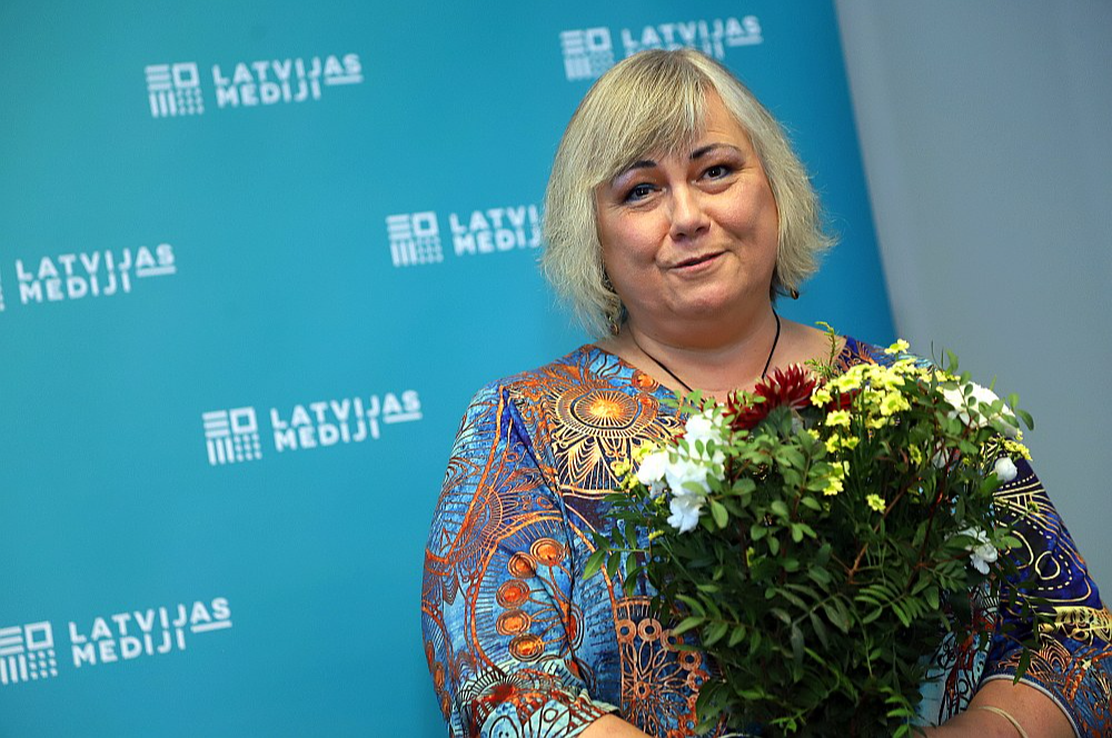 Balvu par devumu "Latvijas Mediju" žurnālu grupas saturiskās dažādības pilnveidošanā, par atbildīgu, entuziasma pilnu un pašaizliedzīgu darbu žurnāla "Spīgana" izdošanā saņēma žurnāla galvenā redaktore Aija Austruma.